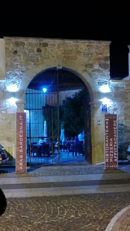 Abas Ristorante Pizzeria Affittacamere Ales Buitenkant foto