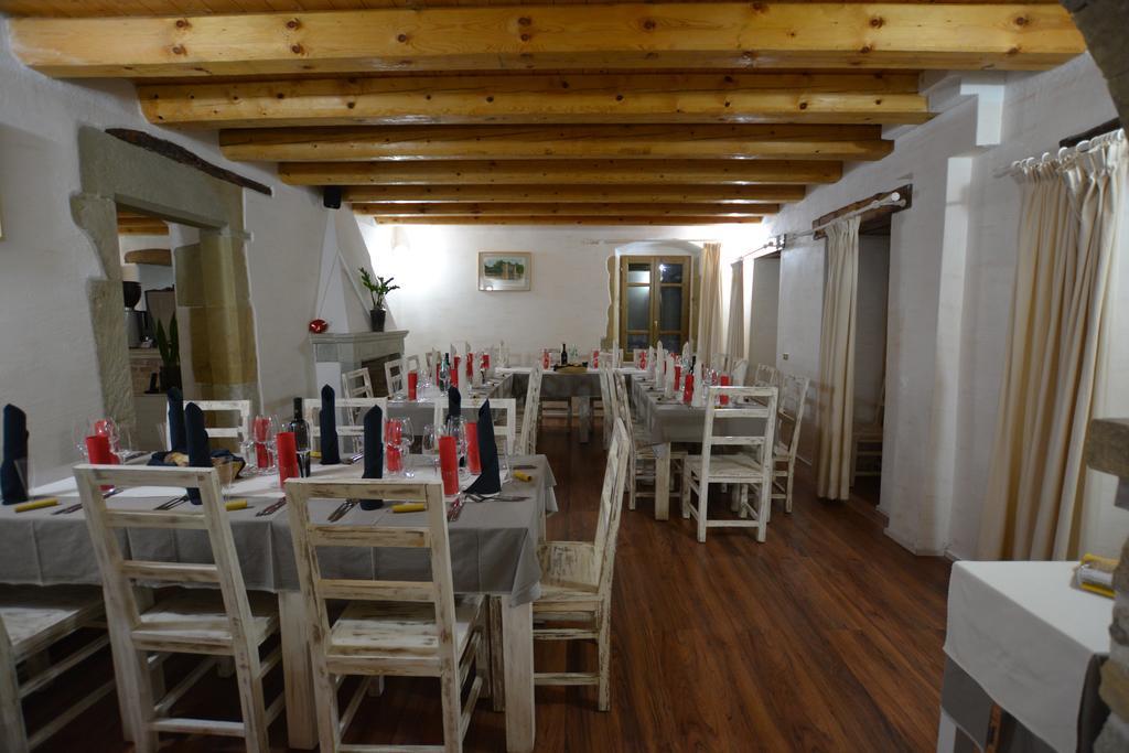 Abas Ristorante Pizzeria Affittacamere Ales Buitenkant foto