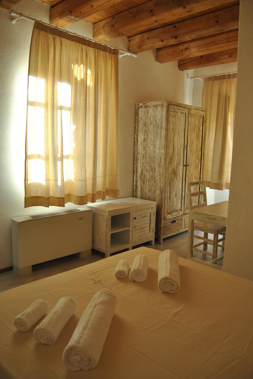 Abas Ristorante Pizzeria Affittacamere Ales Kamer foto