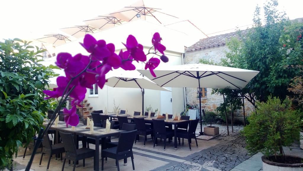 Abas Ristorante Pizzeria Affittacamere Ales Buitenkant foto