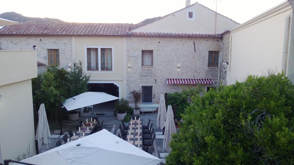 Abas Ristorante Pizzeria Affittacamere Ales Buitenkant foto